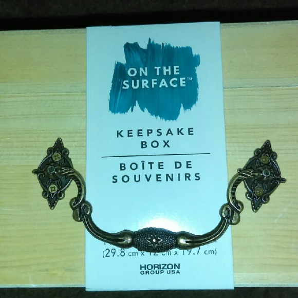 Wood KEEPSAKE BOX - Picture 2 of 4